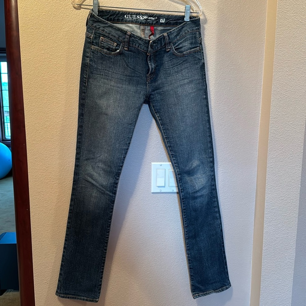 Woman’s jeans Guess, sz 28 streight leg